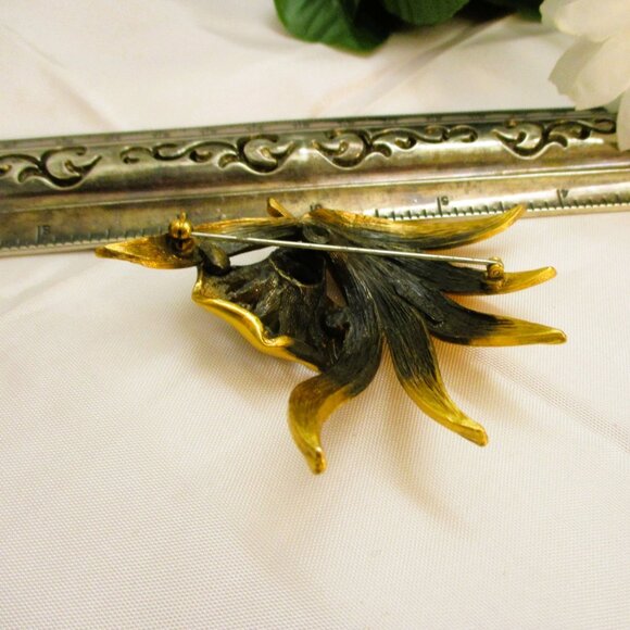 Vintage TORTOLANI Floral Brooch: 24K Gold Plated Flower & Leaf Jewelry - Picture 15 of 16